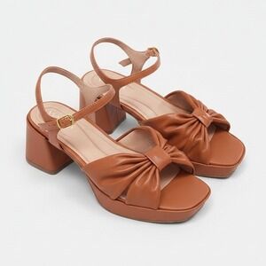 WYDR Darcy Pleated Platform Leather Block Heel Sandals Tan Square Toe Size 9